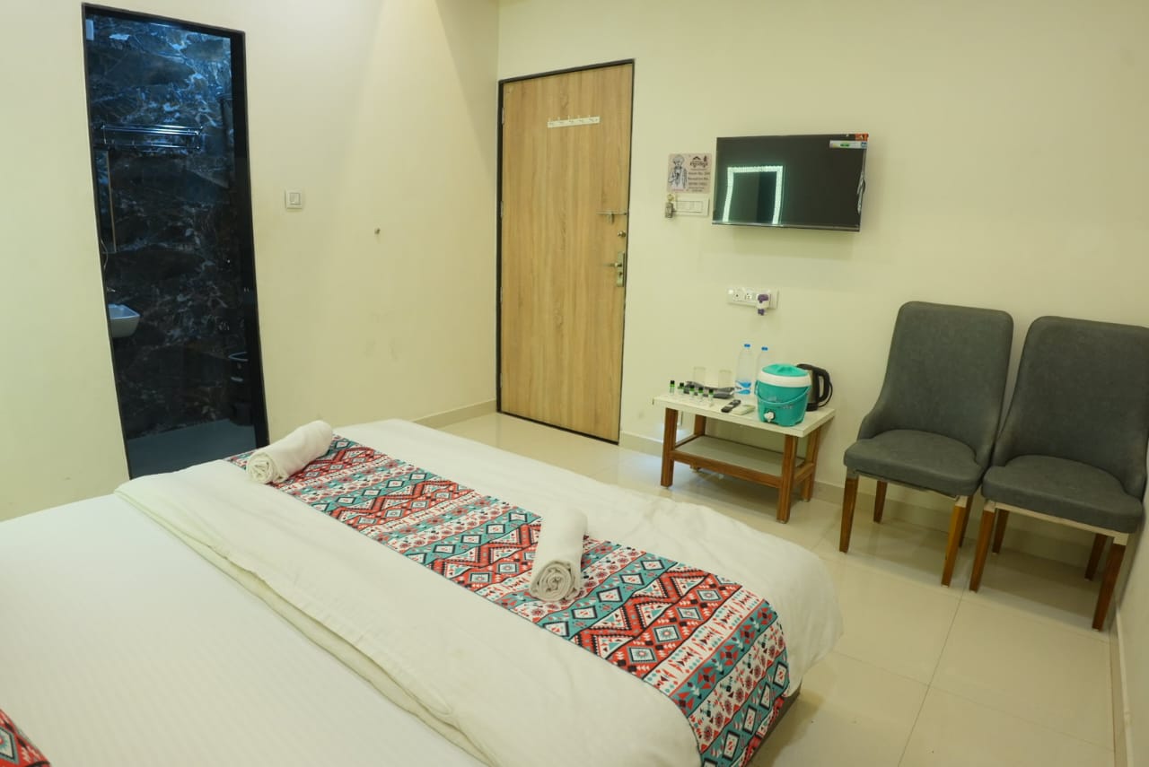 Deluxe 2 Bed AC Room at Hotel Ayodhya